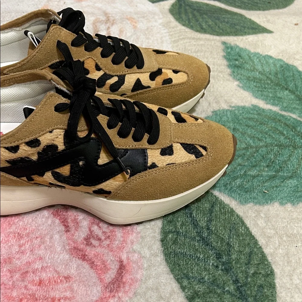 Steve Madden Tan and Black Leopard Women's Sneakers NWOT